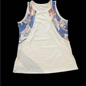 Tail Women's Size Medium Tennis Top